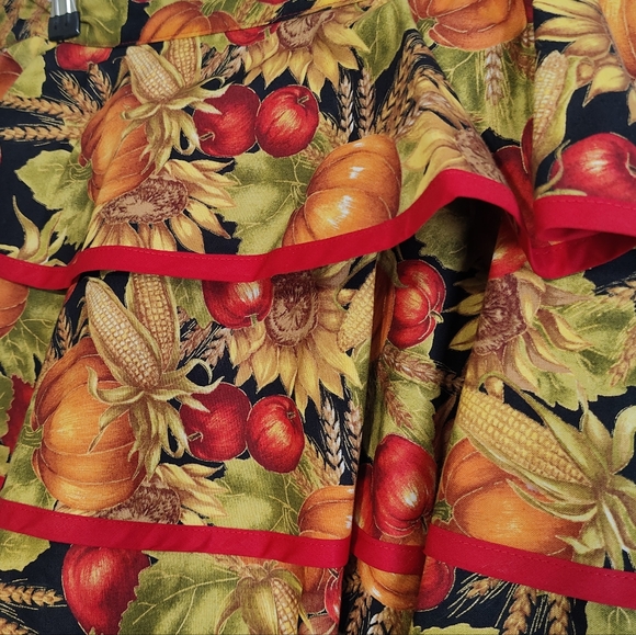 Hand Stitched Half Apron - Vintage by Candy's Aprons - Picture 3 of 6